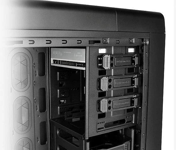 Thermaltake Urban S71, Acrylfenster