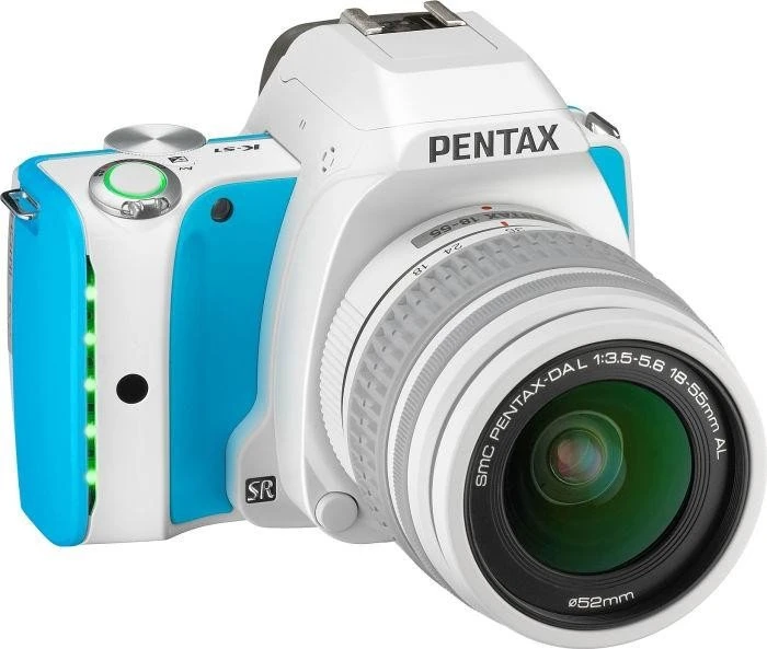 Pentax K-S1 weiß/blau mit Objektiv smc DA L 18-55mm 3.5-5.6 AL