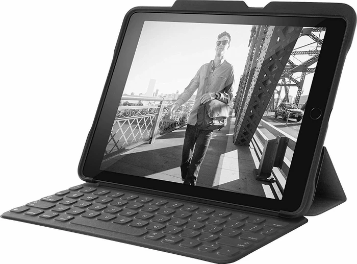 STM Dux Shell schwarz/transparent, iPad Pro 9.7"