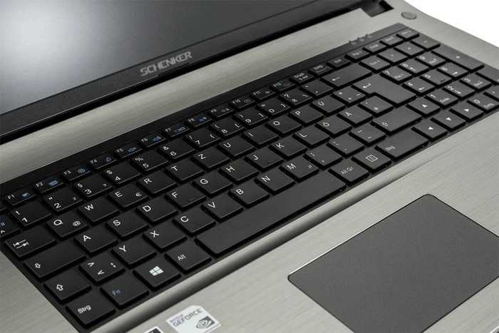Schenker M706-2iv, Core i7-6700HQ, 8GB RAM, 120GB SSD, 1TB HDD, GeForce 940M, DE