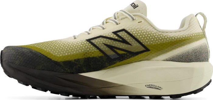 New Balance FuelCell SuperComp Trail v2 angora/basil oil (Herren)