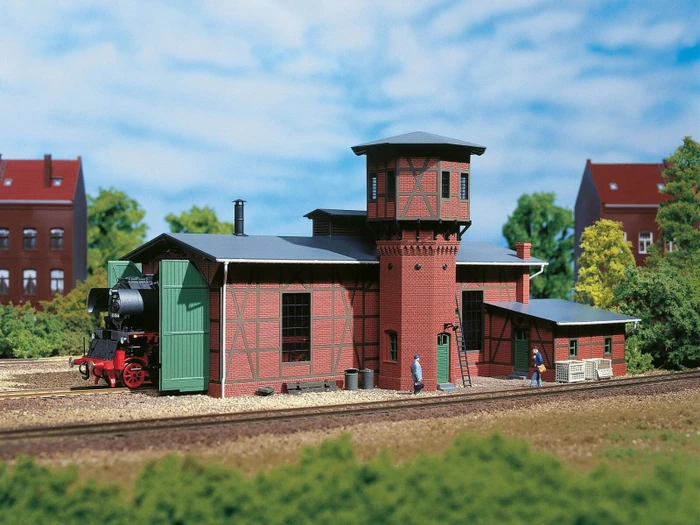 Auhagen Lokschuppen mit Wasserturm