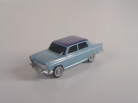 Wiking Klassik Edition Fiat 1800 pastellblau mit nachtblauem Dach