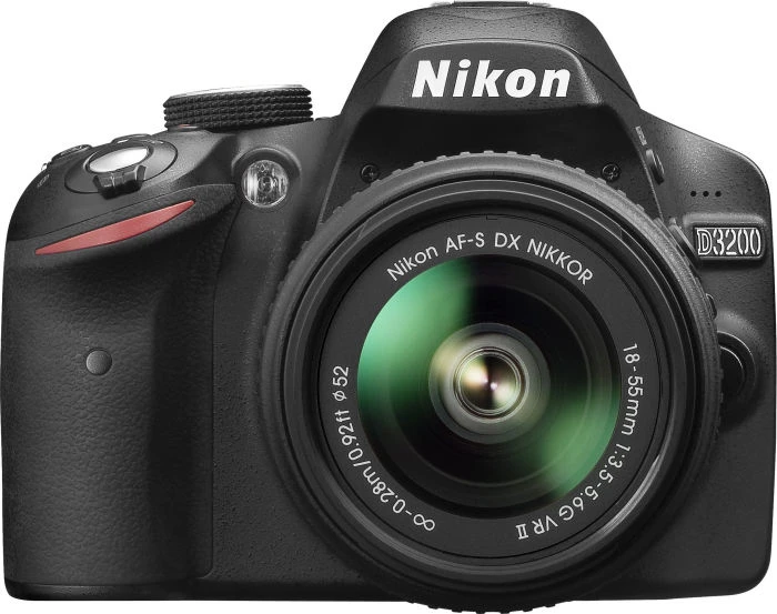 Nikon D3200 schwarz mit Objektiv AF-S DX 18-55mm 3.5-5.6 G II VR