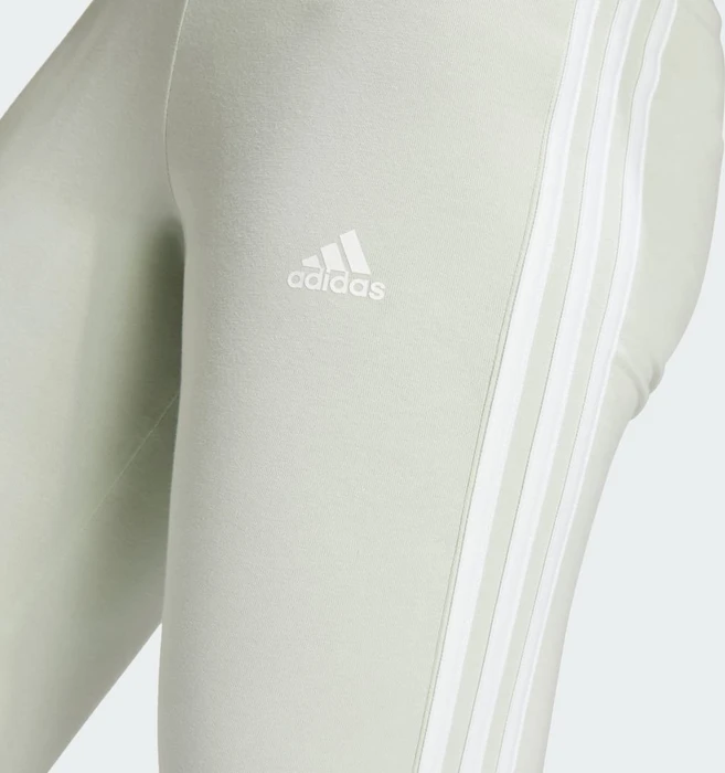 adidas Loungewear Essentials 3-Streifen Hose lang linen green (Damen)