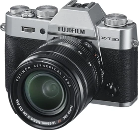 Fujifilm X-T30 silber mit Objektiv Fujinon XF 18-55mm 2.8-4.0 R LM OIS