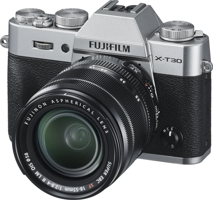 Fujifilm X-T30 silber mit Objektiv Fujinon XF 18-55mm 2.8-4.0 R LM OIS