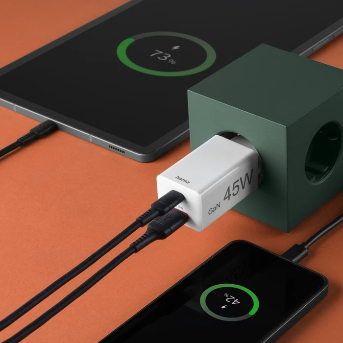 Hama GaN Schnellladegerät, USB-C/USB-A, 1x USB-C + 1x USB-A, 45W, weiß