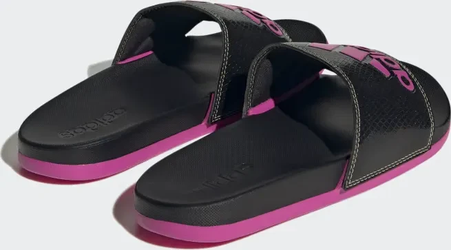 adidas Comfort Adilette core black/lucid fuchsia/gold metallic (Damen)