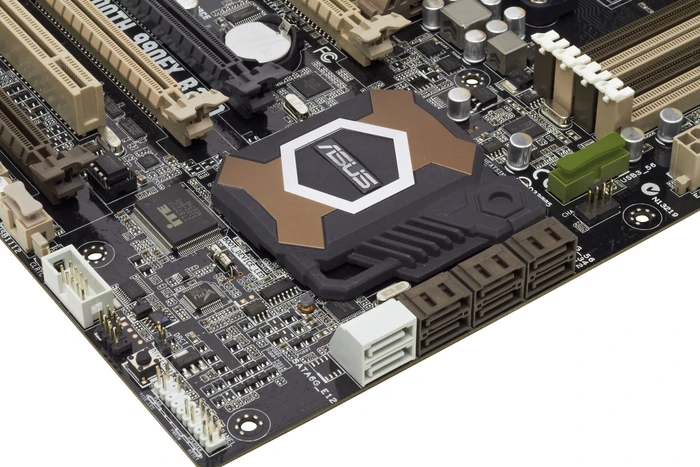 ASUS TUF Sabertooth 990FX R2.0 (AMD AM3+)