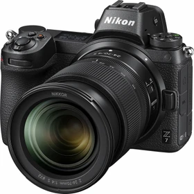 Nikon Z 7 mit Objektiv Z 24-70mm 4.0 S mit Bajonettadapter FTZ und Speicherkarte