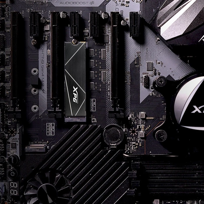 ADATA XPG Gammix S70 Blade 8TB, M.2 2280 / M-Key / PCIe 4.0 x4, Kühlkörper