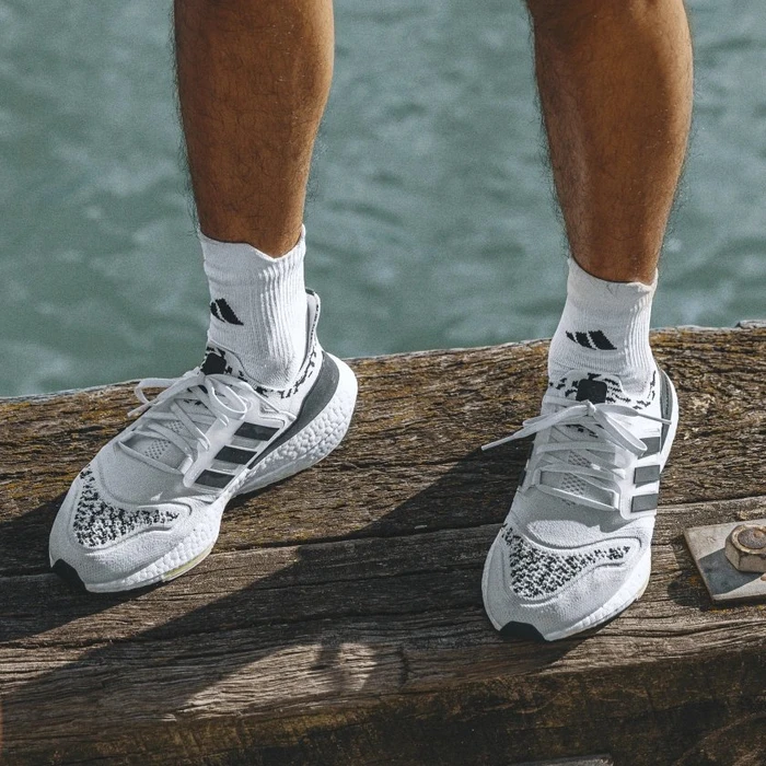 adidas Ultraboost 22 non dyed/core black/almost lime (Herren)