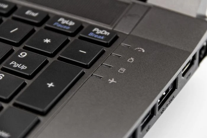 Schenker XMG A704-5AN, Core i7-4700MQ, 8GB RAM, 250GB SSD, 750GB HDD, GeForce GTX 860M, DE