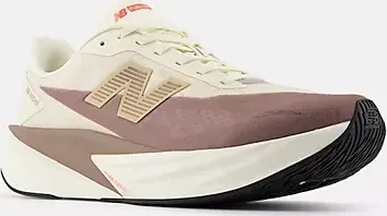 New Balance FuelCell Rebel v5 angora/earth shadow/sea salt (Herren)
