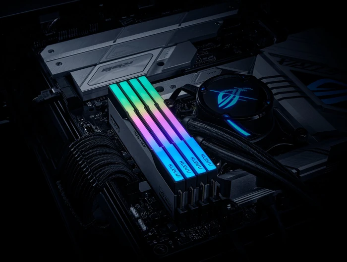 Klevv Cras V RGB ROG Certified weiß/schwarz UDIMM 32GB Kit, DDR5-6200, CL32-38-38-78
