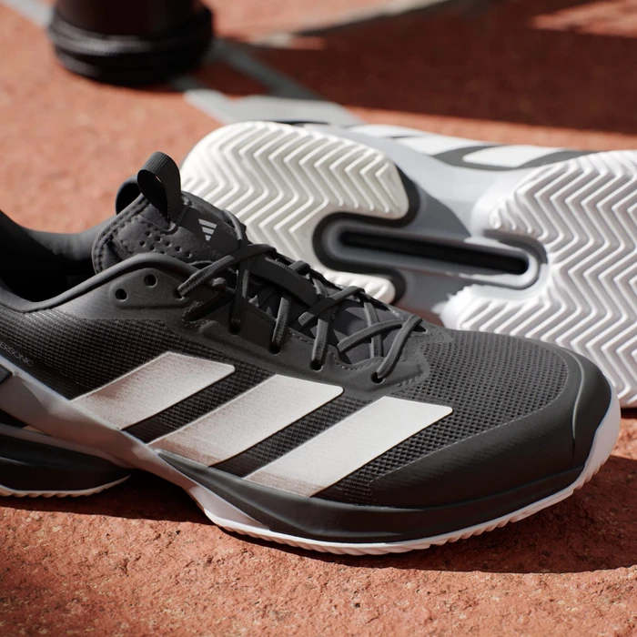 adidas Adizero Ubersonic 5 Clay core black/zero metalic/grey two (Herren)