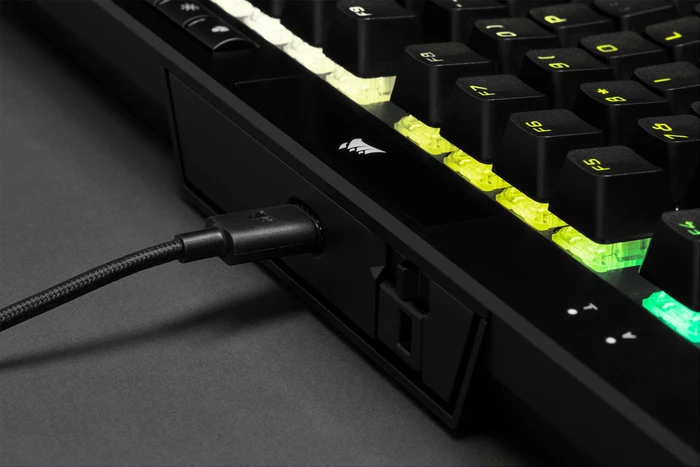 Corsair Gaming K70 RGB TKL - Champion Series, MX SPEED RGB Silver, USB, DE