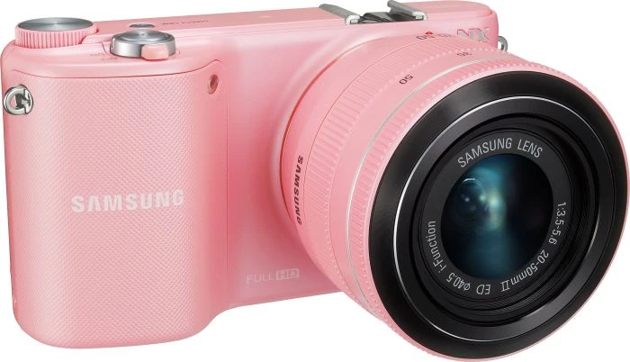 Samsung NX2000 pink mit Objektiv NX 20-50mm 3.5-5.6 i-Function ED II