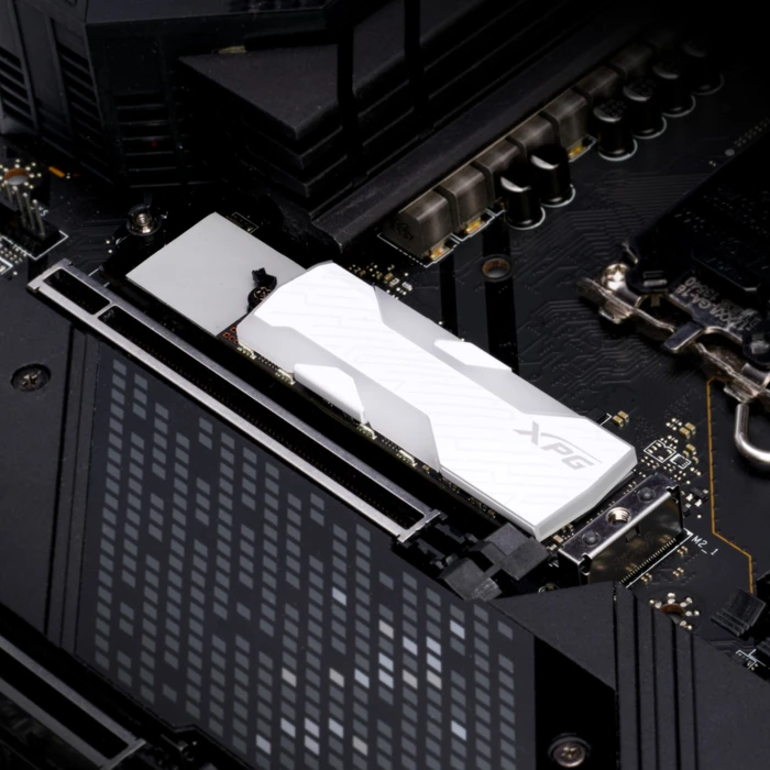 ADATA XPG Spectrix S65G 1TB, M.2 2280 / M-Key / PCIe 4.0 x4, Kühlkörper