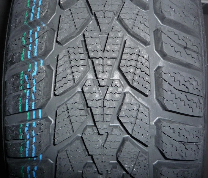 Dunlop Winter Response 2