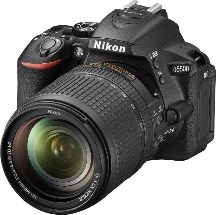 Nikon D5500 schwarz mit Objektiv AF-S DX 18-140mm 3.5-5.6 G ED VR