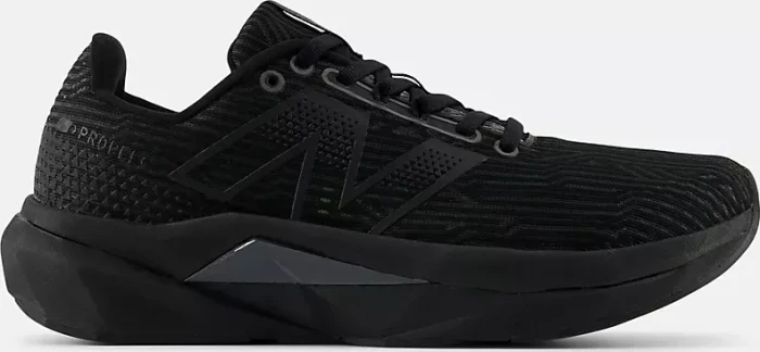 New Balance FuelCell Propel v5 black/metallic black/magnet (Damen)