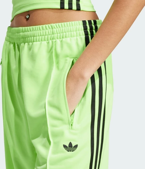 adidas Classic Firebird Loose Trainingshose lang signal green/black (Damen)