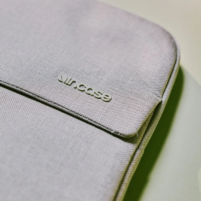 Incase Crosstown Sleeve 16" (MacBooks), grau