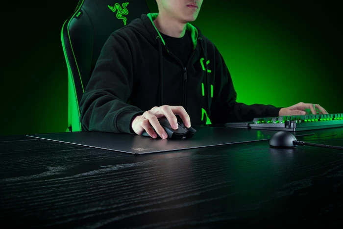 Razer Atlas Pro Gaming-Mauspad aus gehärtetem Glas, 500x400mm, 1.9mm dick, schwarz