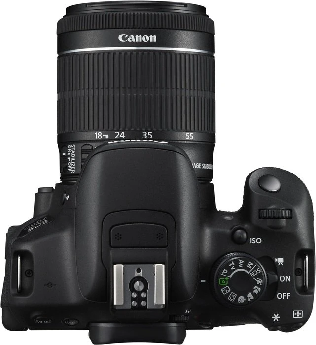 Canon EOS 700D mit Objektiv EF-S 18-55mm 3.5-5.6 IS STM