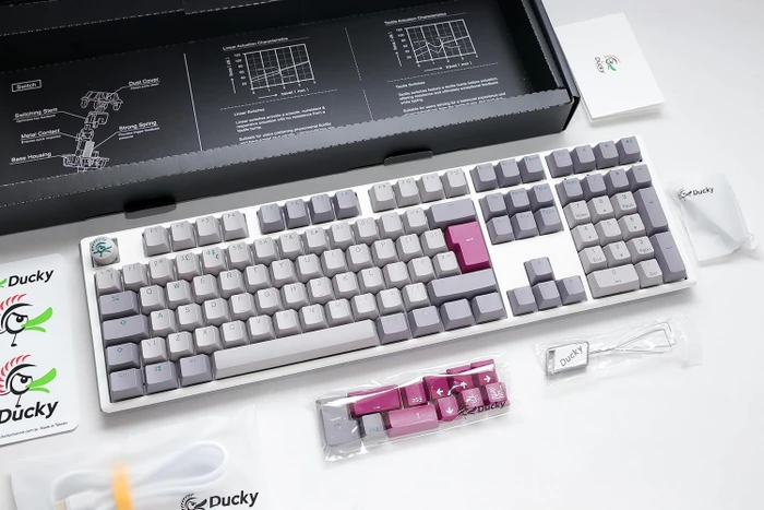 Ducky One 3, Mist Grey, PBT, LEDs RGB, MX SILENT RGB RED, USB, UK