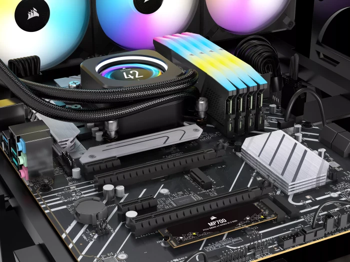 Corsair Force Series MP700 2TB, M.2 2280 / M-Key / PCIe 5.0 x4, Kühlkörper