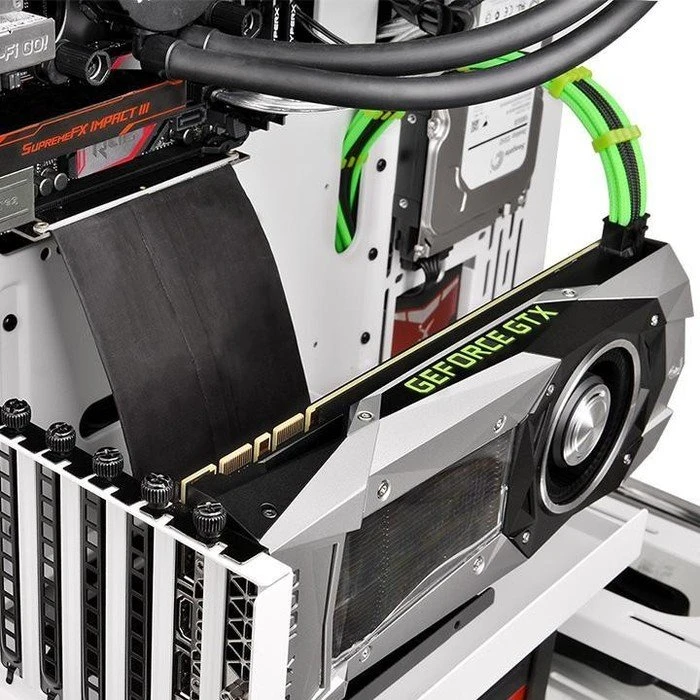 Thermaltake Core P3 Snow Edition weiß, Acrylfenster