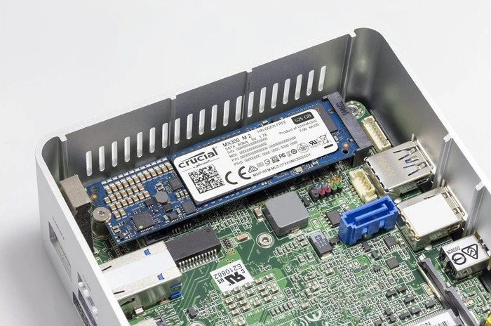 Crucial MX300 525GB, M.2 2280 / B-M-Key / SATA 6Gb/s