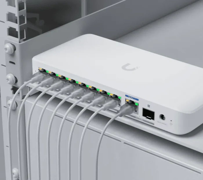 Ubiquiti UniFiSwitch Flex Desktop 2.5G Smart Switch, 8x RJ-45, 1x RJ-45/SFP+, 210W PoE++ PD