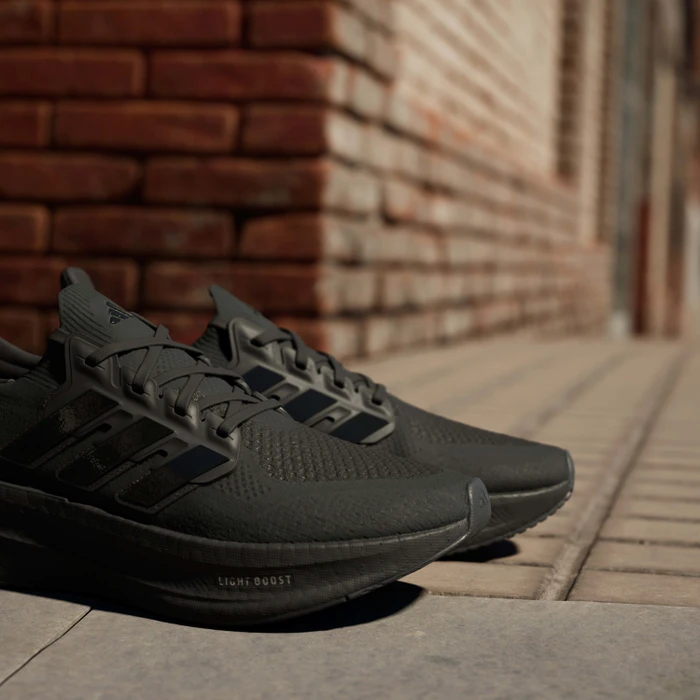 adidas Ultraboost 5 core black