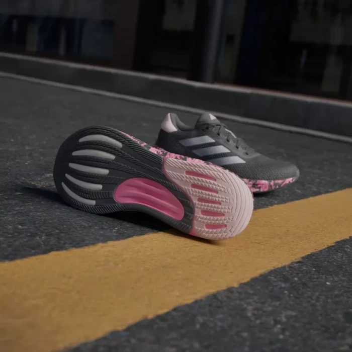 adidas Supernova Stride core black/zero metalic/sandy pink (Damen)