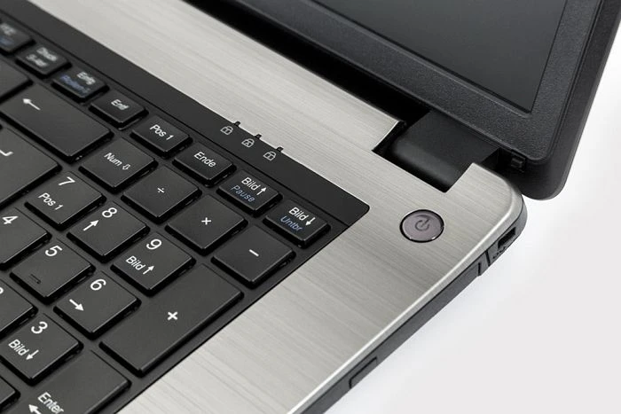 Schenker M704-4EJ, Core i7-4710MQ, 8GB RAM, 120GB SSD, 750GB HDD, GeForce GTX 850M, DE