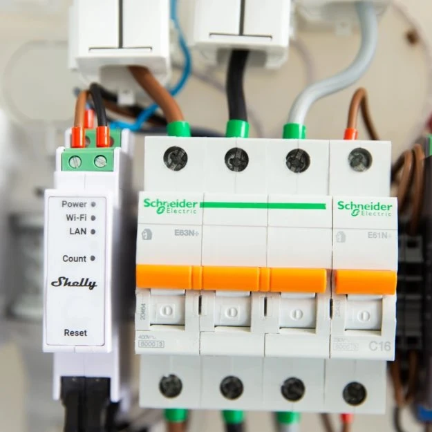 Shelly Pro 3EM, DIN-Schienen-Stromverbrauchsmessgerät, 3-Phasen, 120A, Strommesssensor