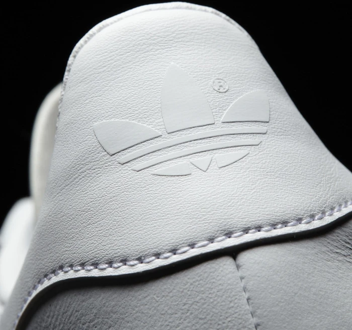 adidas Gazelle white/gold met
