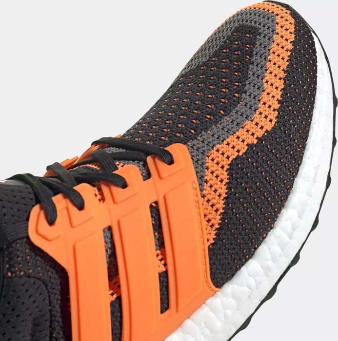 adidas Ultraboost DNA X Juventus Turin core black/signal orange/grey five