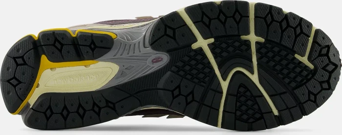 New Balance 1906R licorice/moonbeam/castlerock