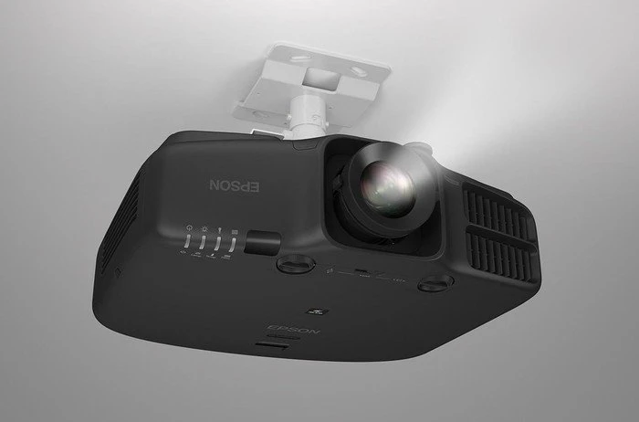 Epson EB-G6900WU