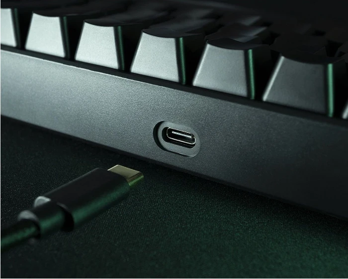 Deltaco Gaming DK440R Wireless 65% Layout, LEDs RGB, schwarz, Kailh Box RED, USB/Bluetooth, DE