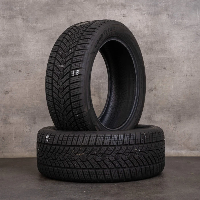 Goodyear UltraGrip Performance+ 225/50 R18 99V XL