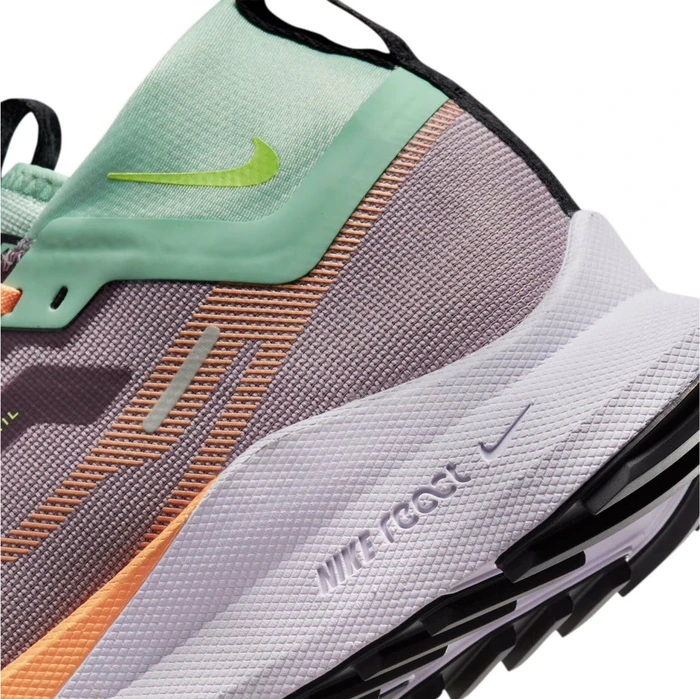 Nike React Pegasus Trail 4 Gore-Tex purple smoke/enamel green/ghost green/peach cream (Damen)