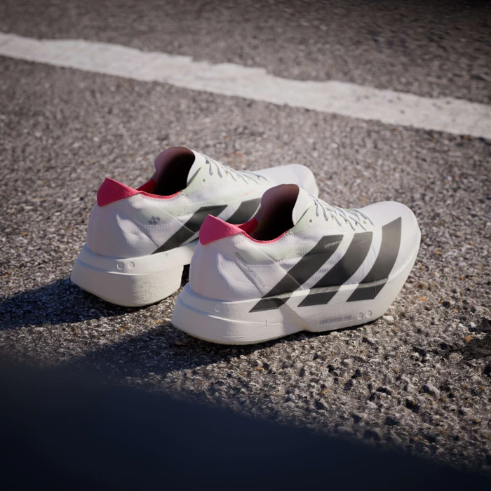 adidas Adizero Adios Pro 4 cloud white/core black/silver metallic (Herren)