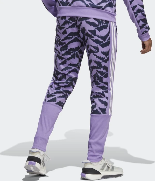 adidas Tiro Suit-Up Lifestyle Trainingshose lang violet fusion (Herren)