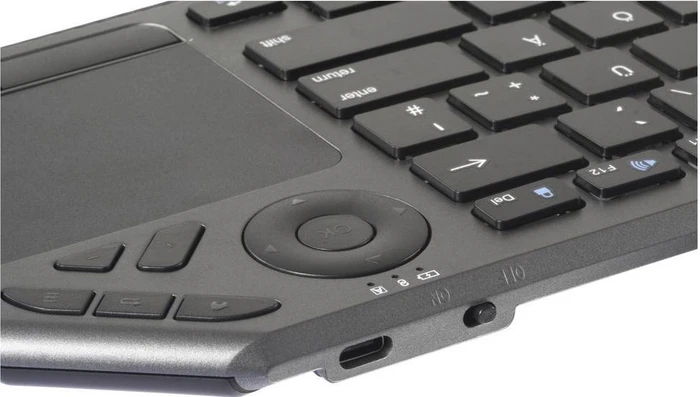 Renkforce RF-WLBTKB-300 Funk Tastatur mit Multi-Touchpad, schwarz/grau, USB/Bluetooth, DE